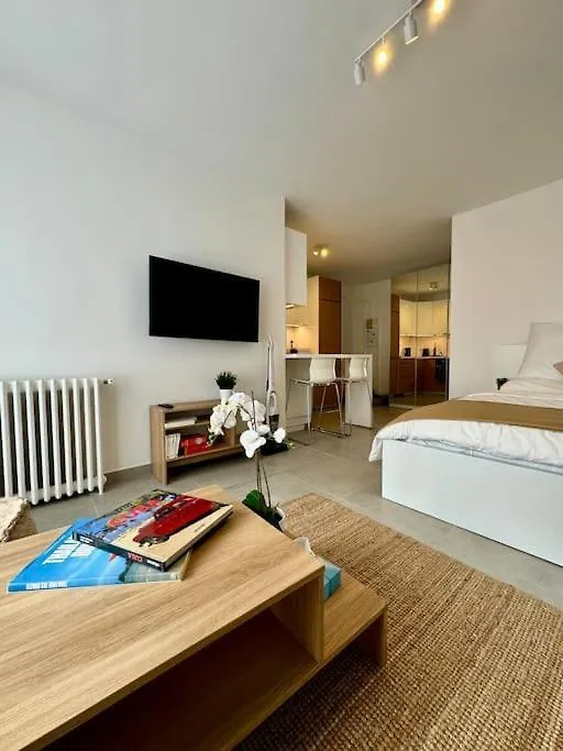 Newly Refurbished Modern Studio Parijs Appartement